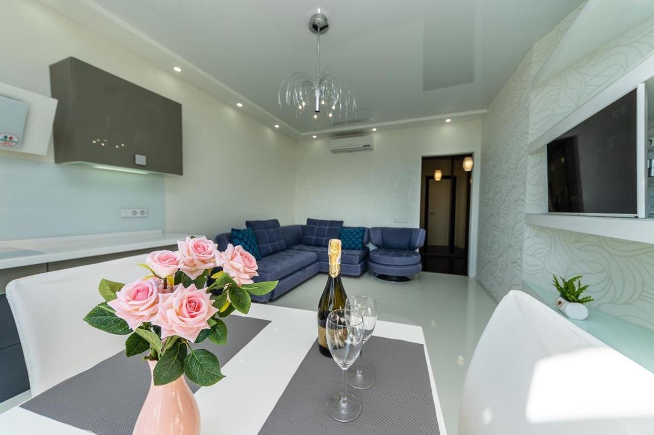 Fashionable Panoramic Apartments Dnieper. Obolon Kyiv Exterior photo