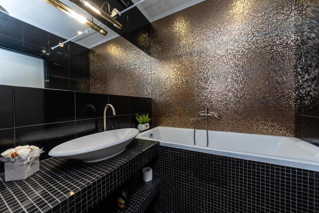 Fashionable Panoramic Apartments Dnieper. Obolon Kyiv Exterior photo
