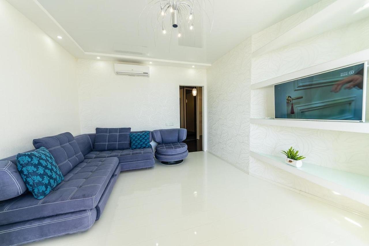 Fashionable Panoramic Apartments Dnieper. Obolon Kyiv Exterior photo