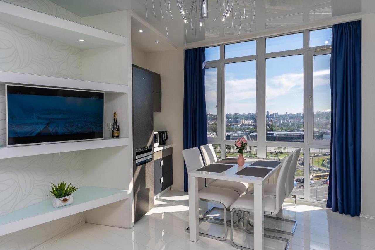 Fashionable Panoramic Apartments Dnieper. Obolon Kyiv Exterior photo